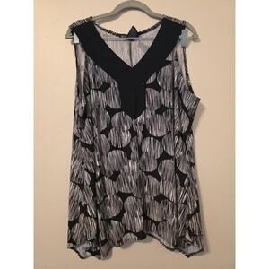 Suzie in the City Sleeveless Blouse Women’s 2X Black White Abstract Print